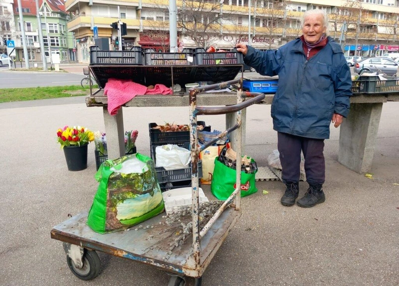 Íme, Juliska néni Mercedese! / Fotó: Hraskó István