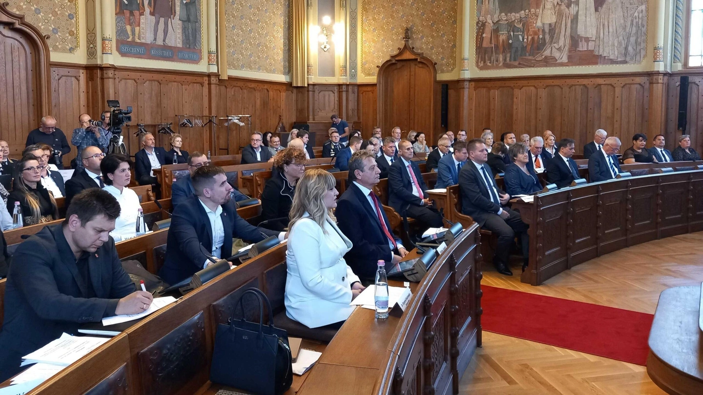 Szövetség a Hírös a Városért Egyesület frakció a kecskeméti alakuló közgyűlésen 2024. október 8-án / Fotó: Hraskó István