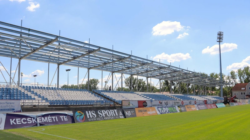 Széktói Stadion lelátófedés (157)