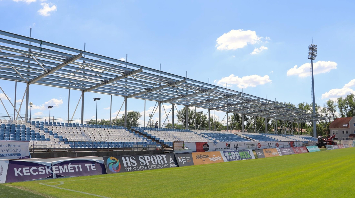 Széktói Stadion lelátófedés (157)