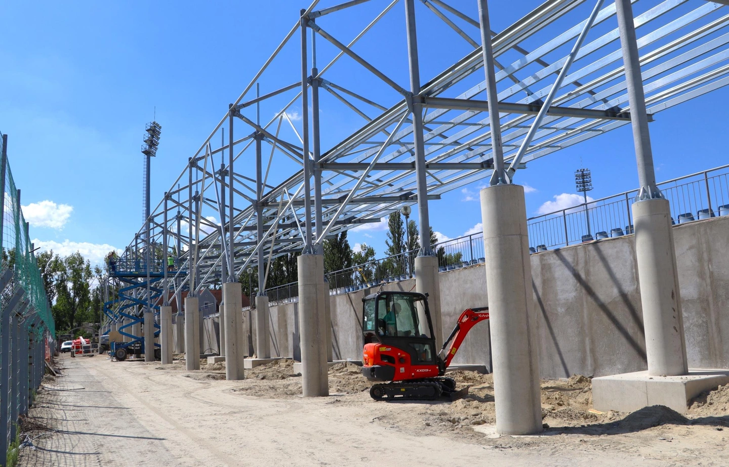 Széktói Stadion lelátófedés (29)