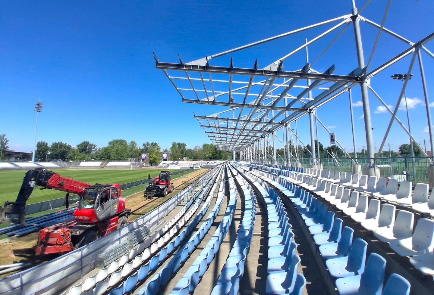 Széktói Stadion lelátófedés (42)