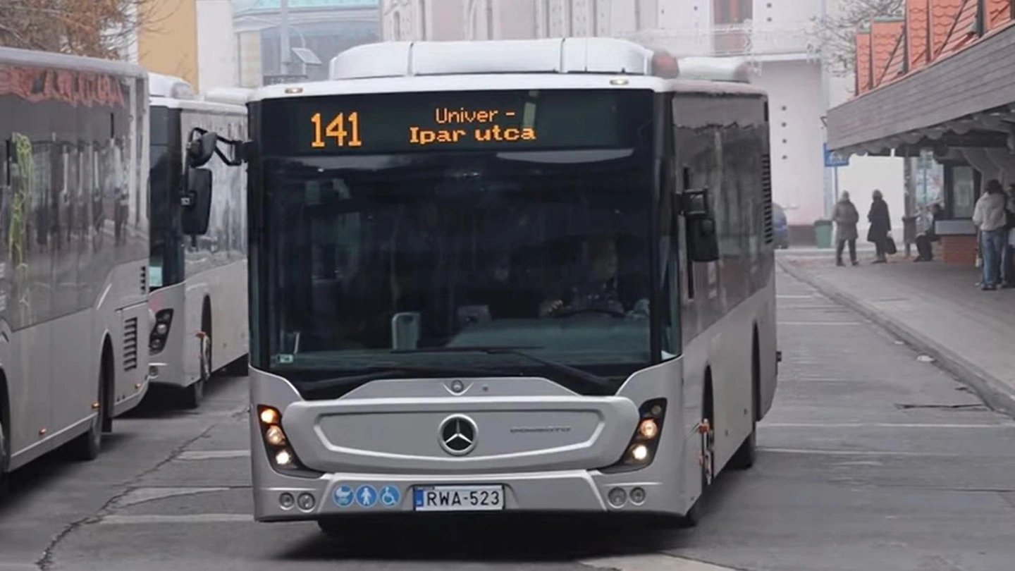 busz-uj-szamozas-KeKo-01.jpg