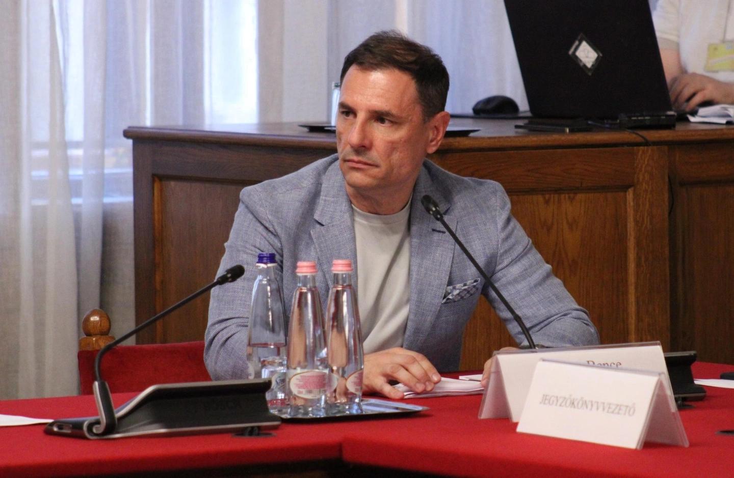 MNB vizsgálóbizottság (15)