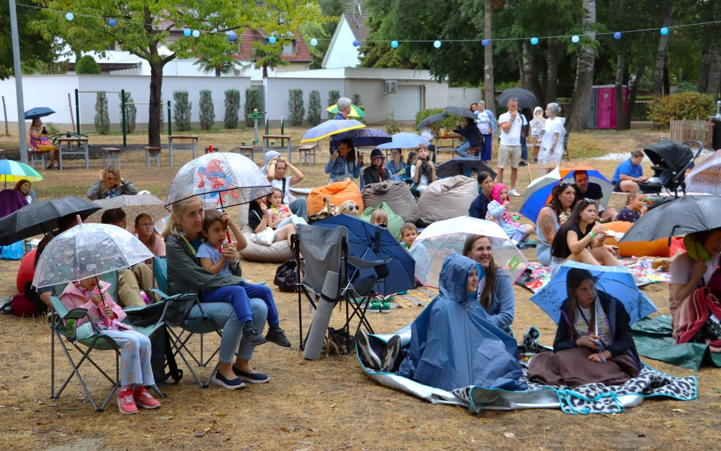 Petőfi Park jótékonysági kertmozi piknik (5)