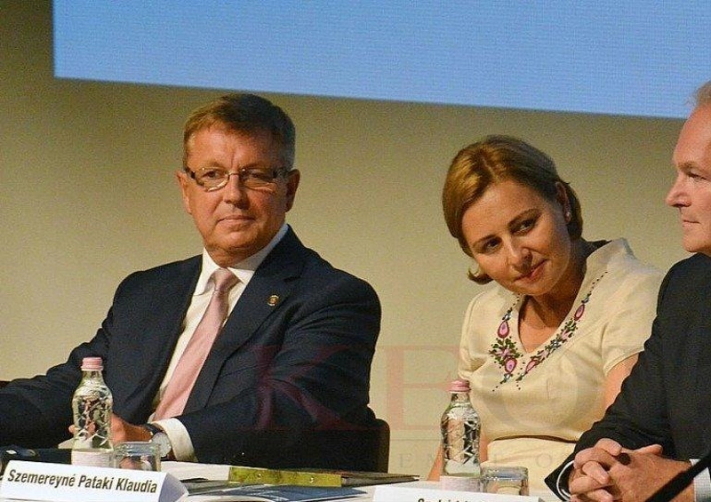Matolcsy György jegybankelnök és Szemereyné Pataki Klaudia, akinek a férje Matolcsy unokatestvére / Fotó: atlatszo.hu
