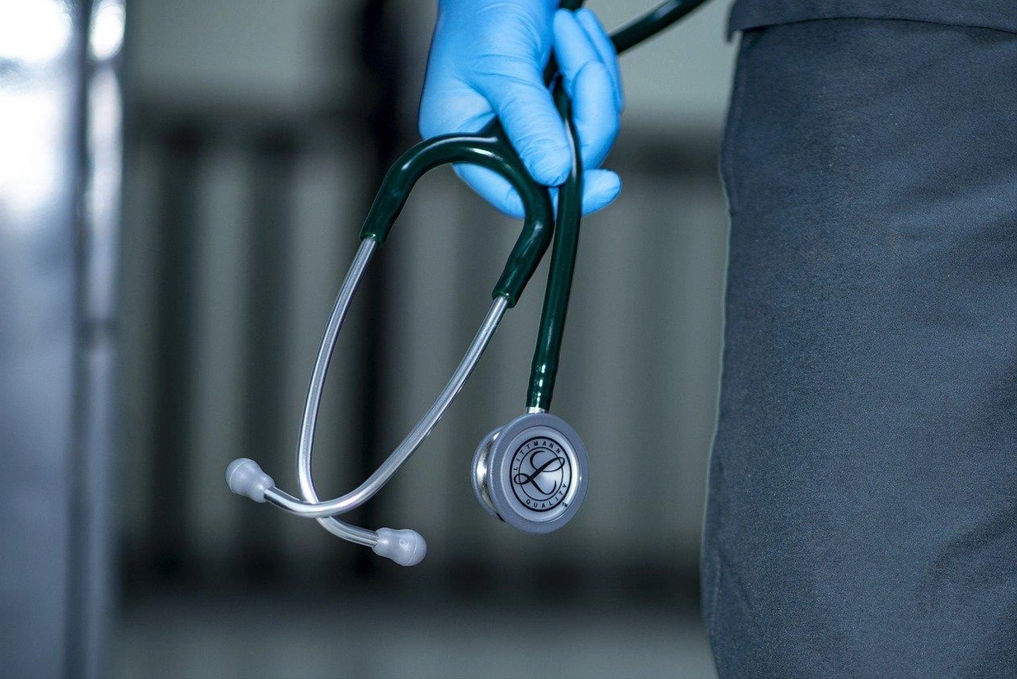 stethoscope-gae31627d8_1280.jpg