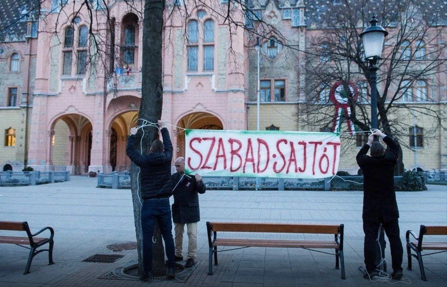 szabadsajtot.jpg