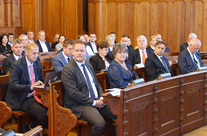 Fekete Gábor, Engert Jakabné, Bán János és Gaál József alpolgármesterek (az első sorban balról jobbra) / Fotó: Hraskó István