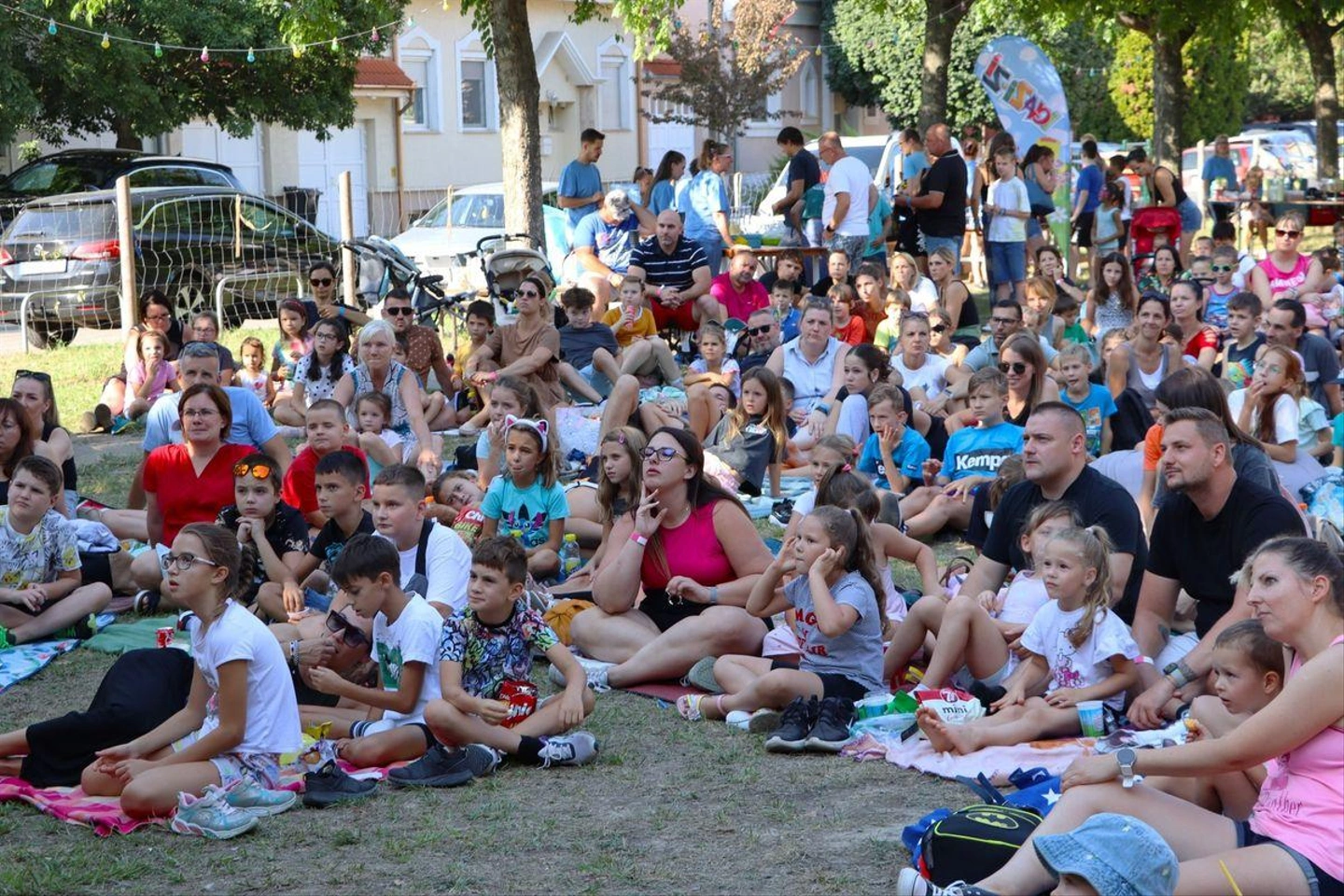 Danyi-Boti-Petofi-Park-jotekonysagi-kertmozi-35.jpg