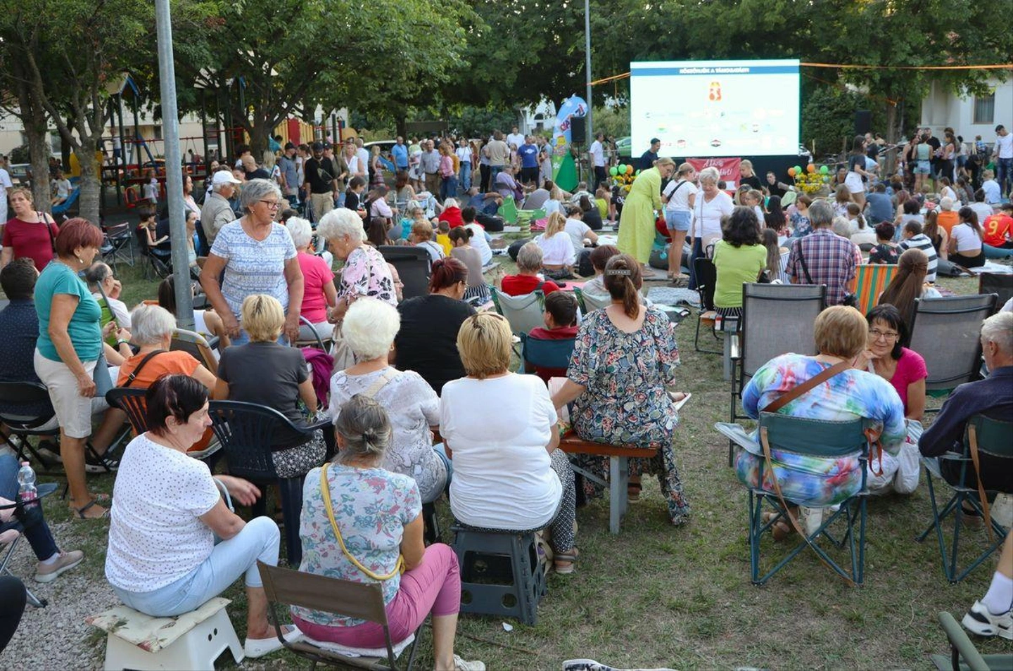 Danyi-Boti-Petofi-Park-jotekonysagi-kertmozi-53.jpg