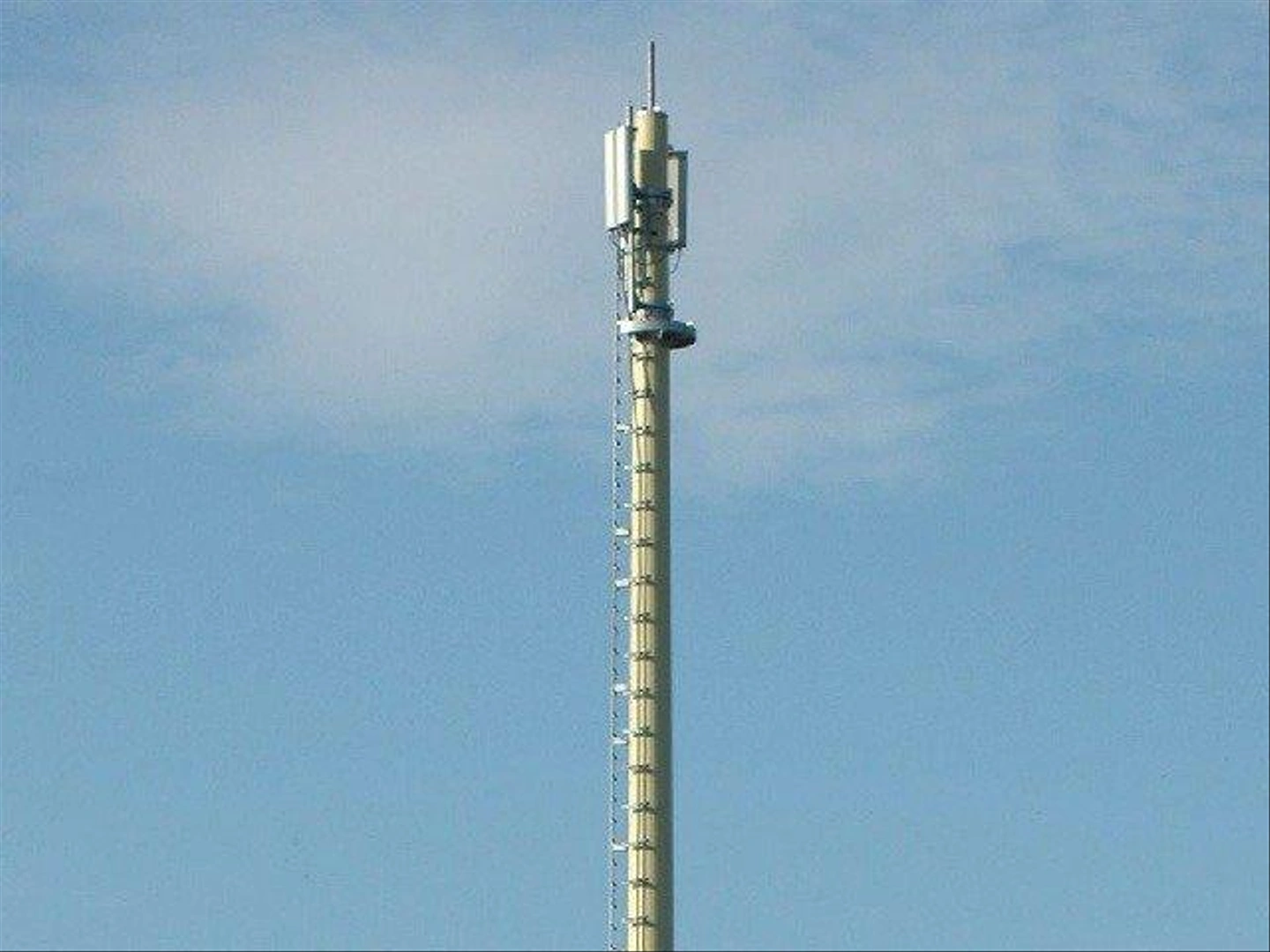 gsm-r-torony.jpg