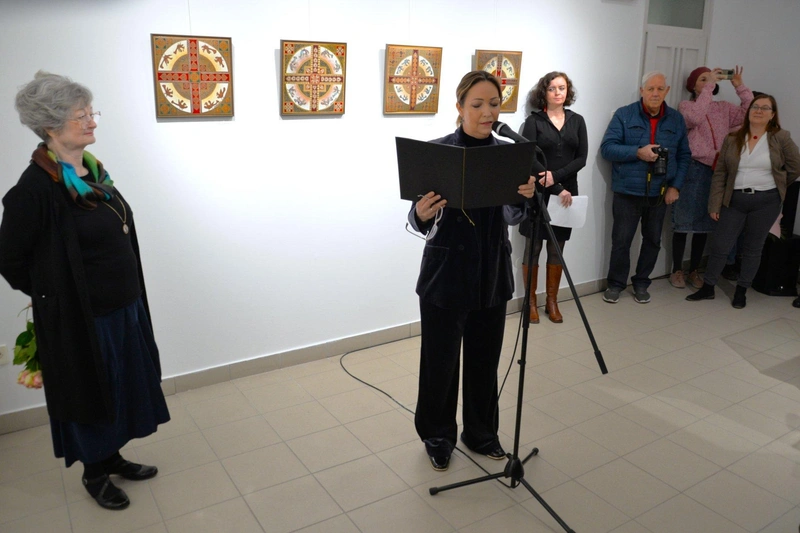 Hollosy-Katalin-Kapolna-Galeria-keramiastudio-zomanc-10.jpg