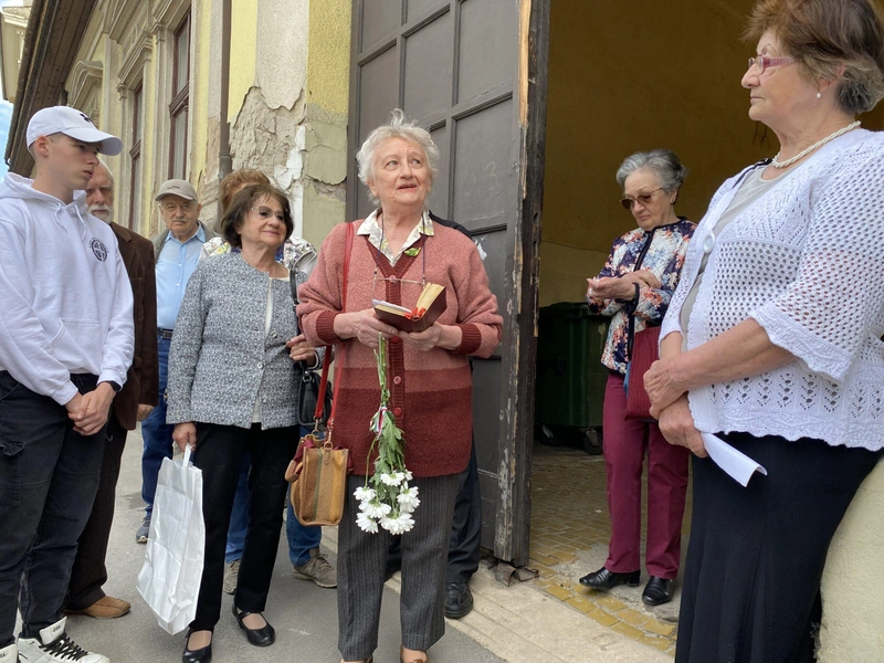 A Katona József Emlékház baráti köre, a Bács-Kiskun Megyei Honismereti Egyesület és a Magyar Irodalomtörténeti Társaság szervezett megemlékezést Jókai Mór tiszteletére / Fotó: kecsup.hu