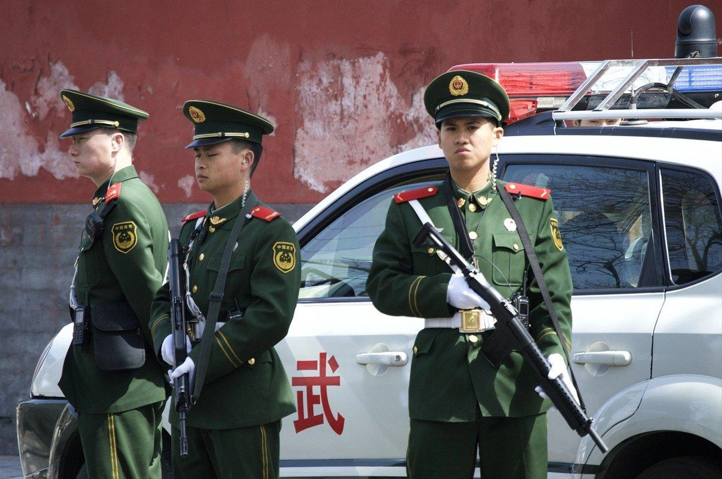 policeman-754567_1280.jpg
