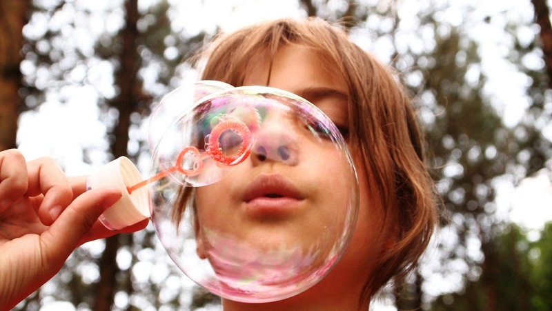 soap-bubbles-668950_1920.jpg
