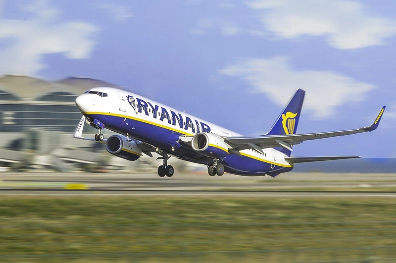 the-plane-5331793_1920.jpg