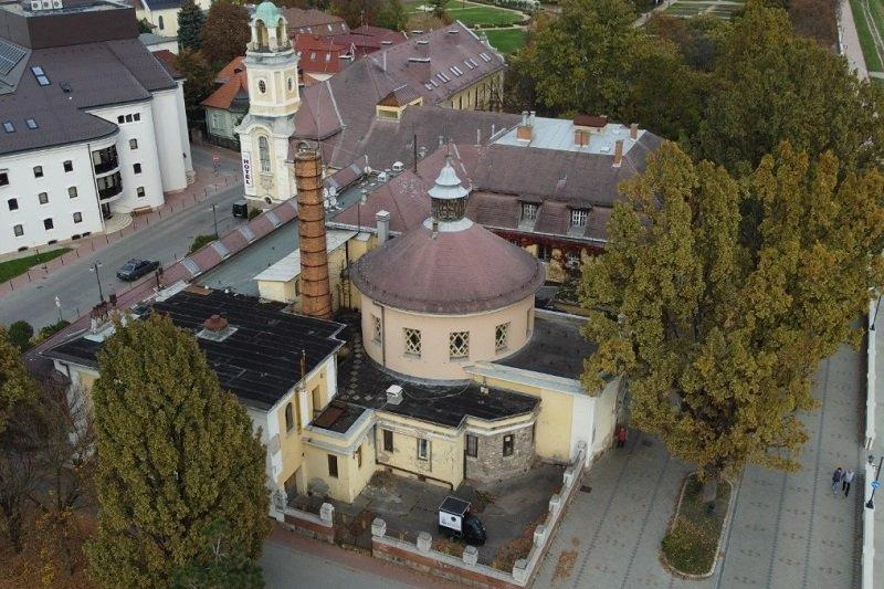 Szolnok eleven sebe, a Tisza Szálló és Gyógyfürdő. / szol24.hu