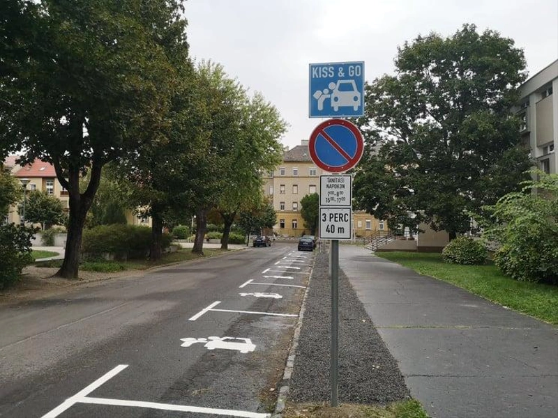 Nemcsak milliárdos beruházások árán lehet okos megoldásokkal segíteni a parkolást. / Fotó: https://www.biokom.hu/