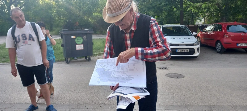 Két év két hónapon keresztül miért nem sikerült a Bajza utcában lakókat tájékoztatni? – tették fel többen is a kérdést / Fotó: kecsup.hu