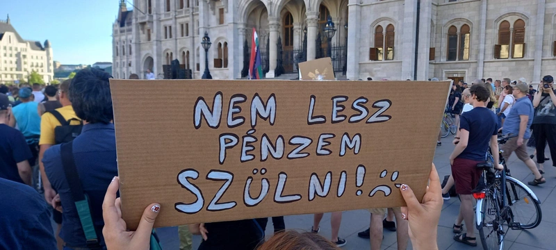 Vállalkozók tüntettek az Országgyűlés előtt Budapesten 2022. július 13-án / kecsup.hu