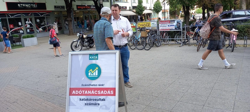 Utcafórumot tart a Jobbik Kecskeméten, 2022. 08. 08. / kecsup.hu