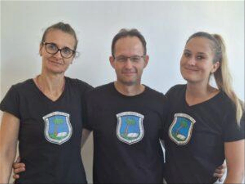 A Kecskeméti Református Általános Iskola testnevelő tanárai. Balról kezdve: Bahorné Villám Andrea, Telekes Tamás és Hochmann Patrícia