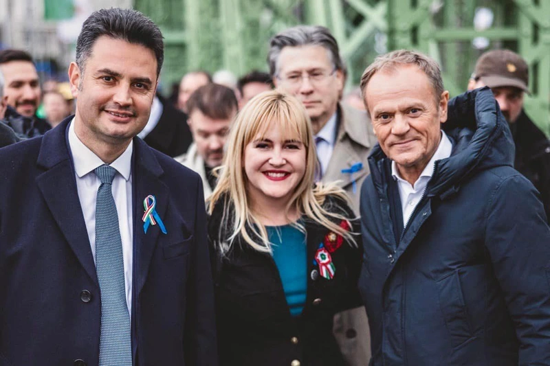 Márki-Zay Péter, Bodrozsán Alexandra, Donald Tusk / Fotó: Bodrozsán Alexandra Facebook (2022. március 17.)