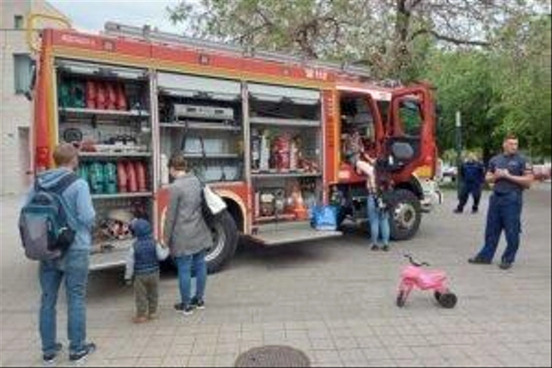 …és a tűzoltóautó is