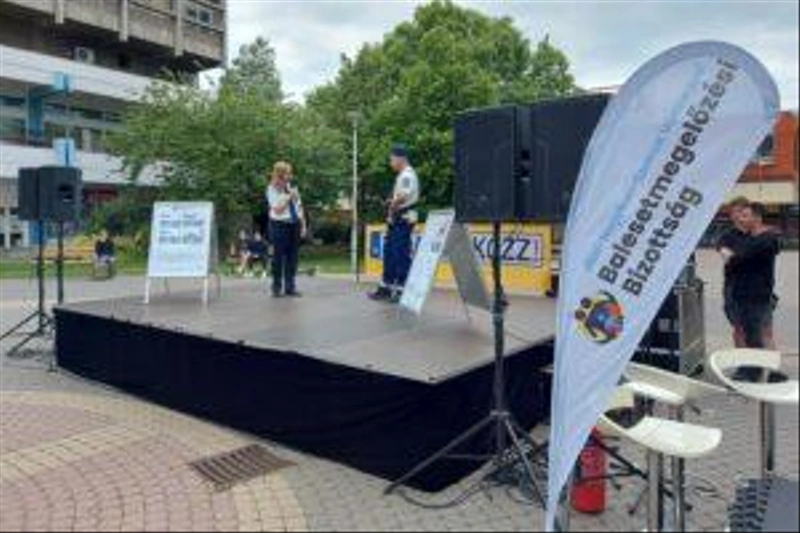 A színpadon szakemberek váltották egymást