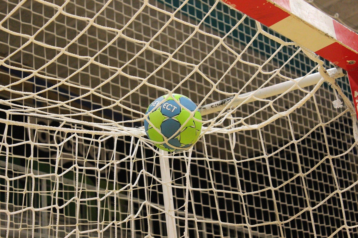 ball-1930198_1920.jpg