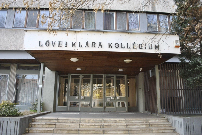 A kollégium a régi szocialista idők munkásszálló érzetét kelti. / Fotó: kecsup.hu