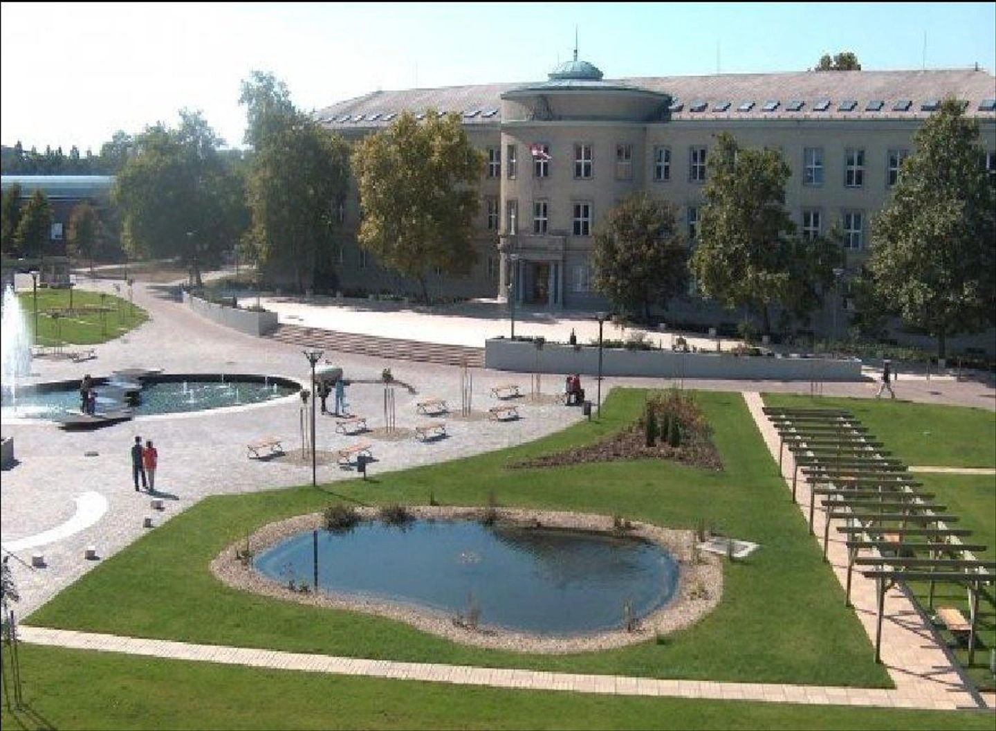 Dunaujvarosi-Egyetem.jpg