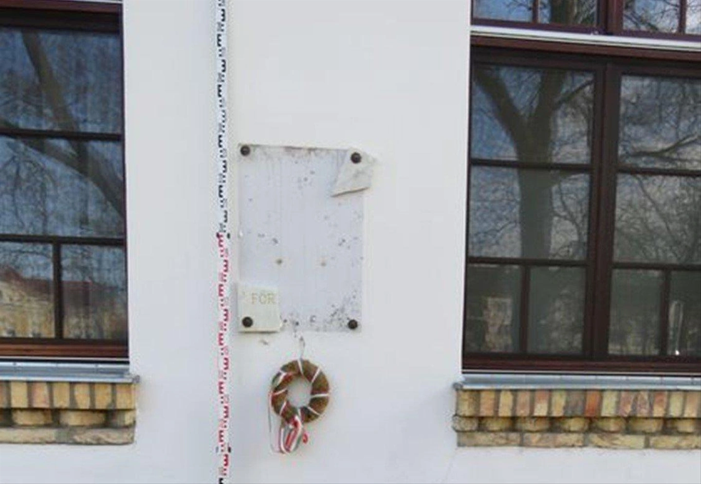 emlektablalopas.jpg