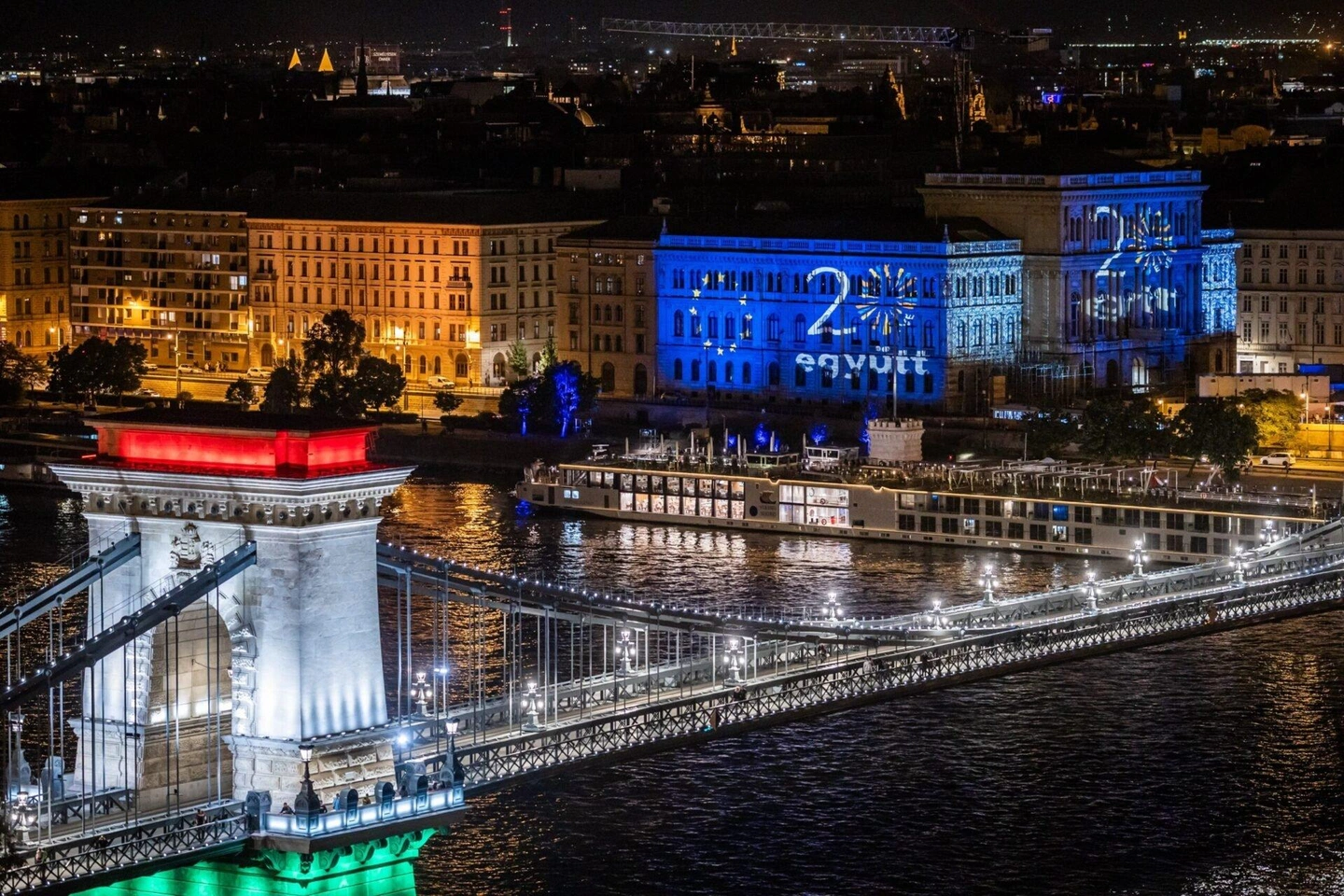 eu-hungary-scaled-1920x1280.jpg