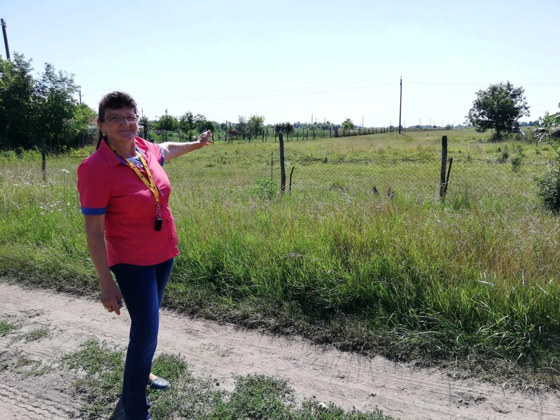 A móravárosi lakos, Endre Jánosné kezdeményezésére aláírásgyűjtésbe kezdtek a helyi lakosok / Fotó: kecsup.hu
