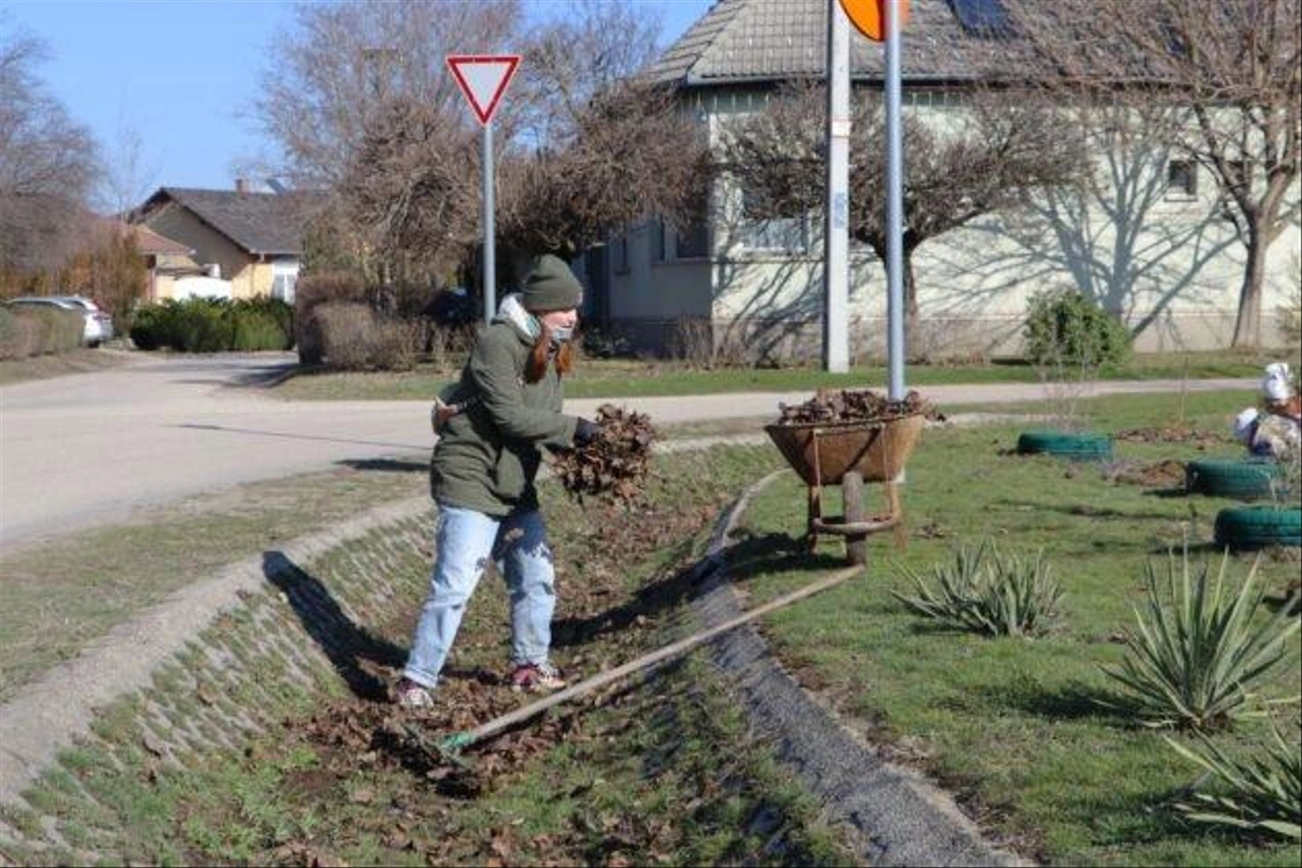 faultetes-Hollandfalu-Zoldito-9-630x420.jpg