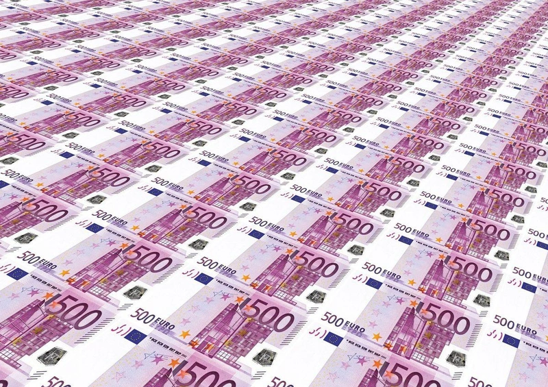 glut-of-money-432688_1920.jpg