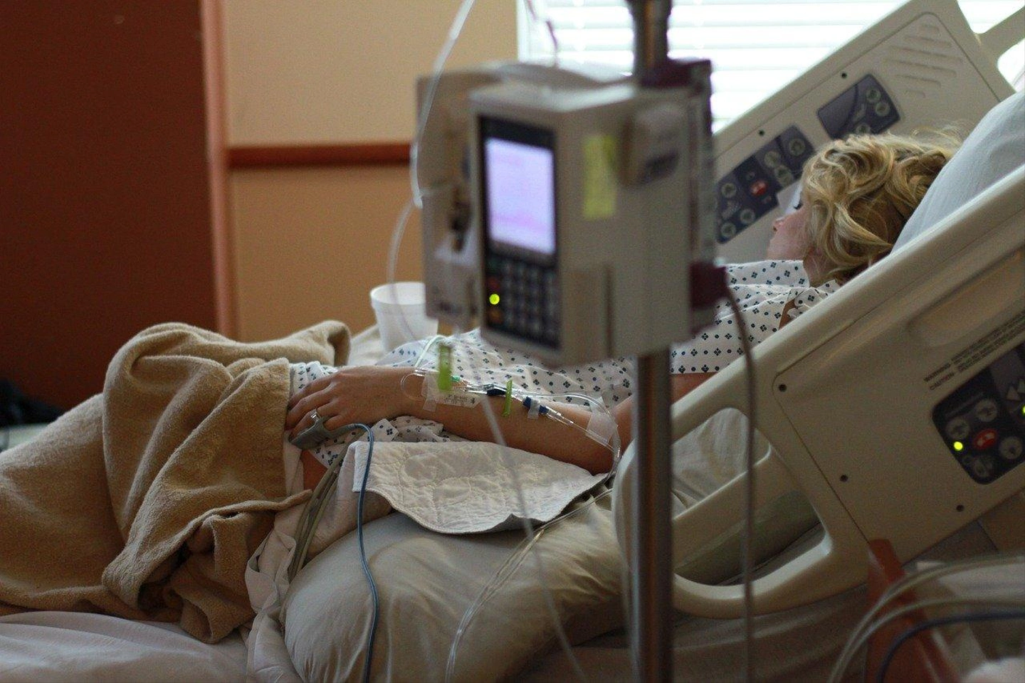 hospital-gd490ed82f_1280.jpg