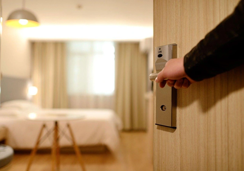 hotel-gf8e7d5bef_1280.jpg