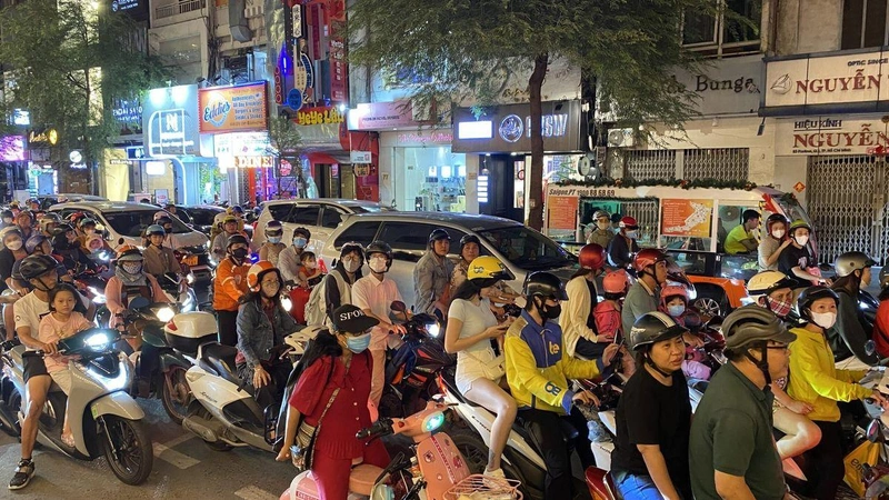 Motorfolyam Saigonban / Fotó: Falusi Norbert
