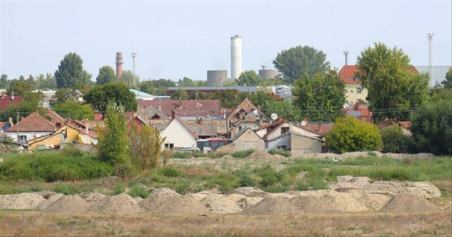 Korhaz-utca-Mezeivaros-szegregatum-16-799x420.jpg