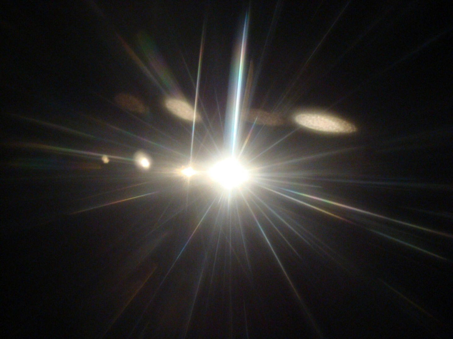 Light_shining2-scaled-1920x1440.jpg