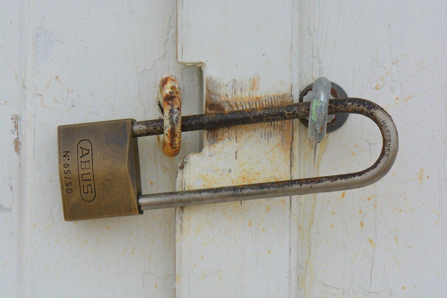 lock-337286_1280.jpg