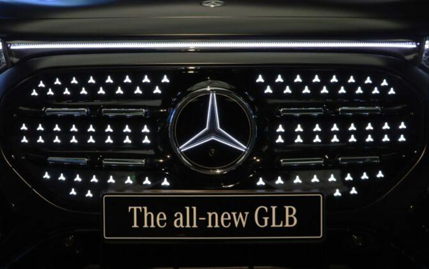 Mercedes-gyar-Orban-2026-febr-20-670x420.jpg