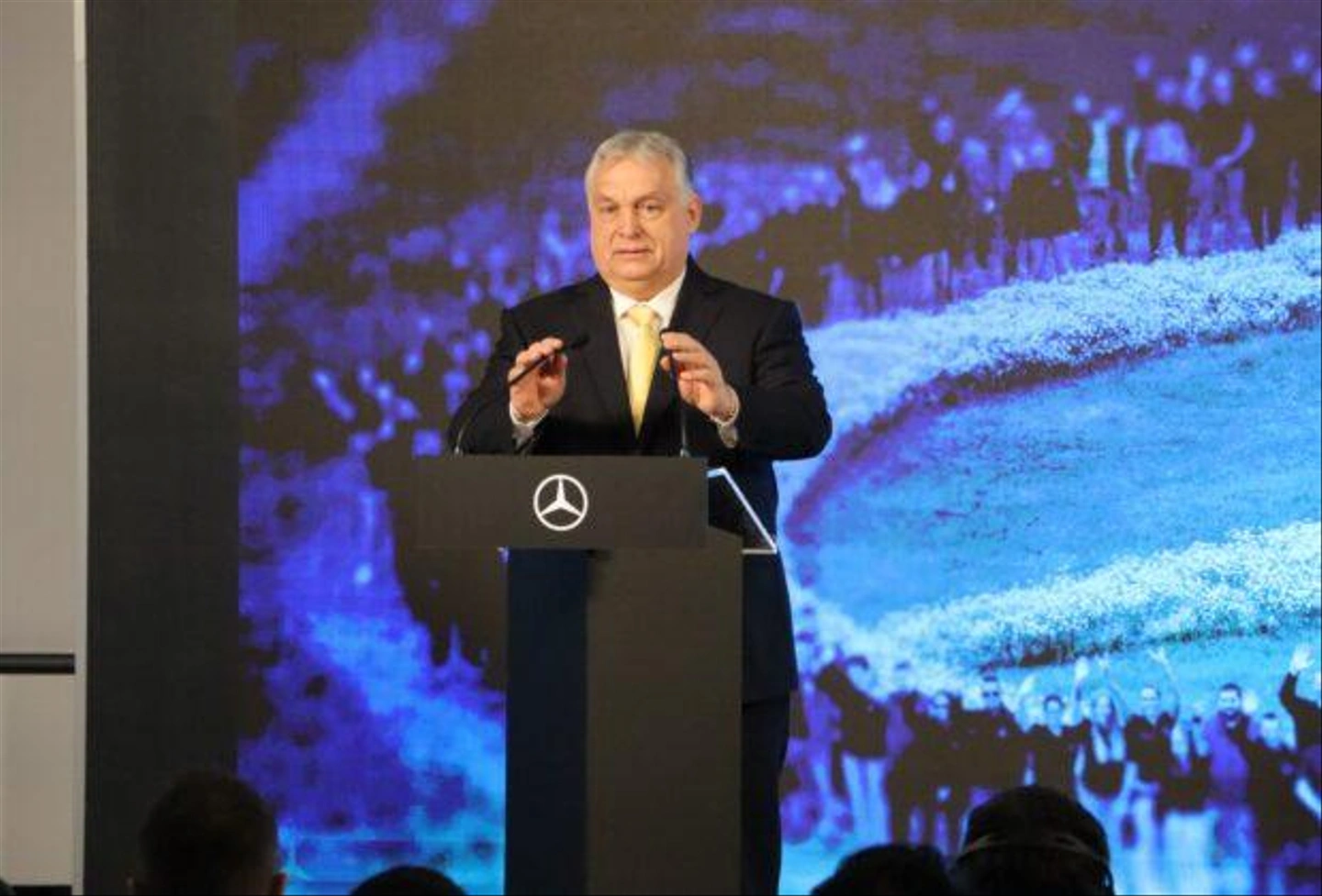 Mercedes-gyar-Orban-2026-febr-35-619x420.jpg