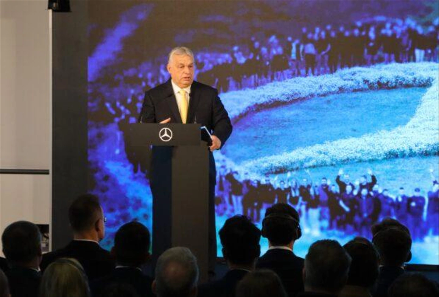 Mercedes-gyar-Orban-2026-febr-39-621x420.jpg