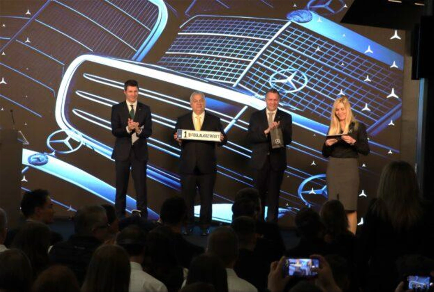 Mercedes-gyar-Orban-2026-febr-45-622x420.jpg