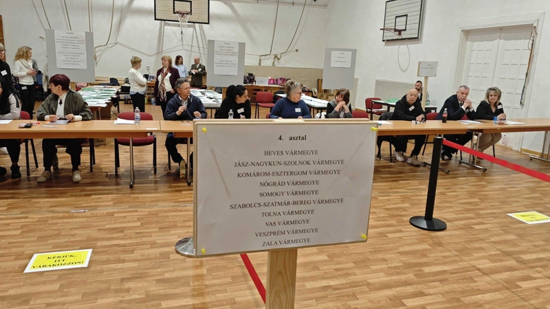 99-es szavazókör – Református Iskola Kecskeméten/ Fotó: Alter Róbert