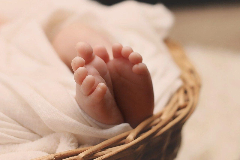 newborn-g0d0e4d325_1280.jpg